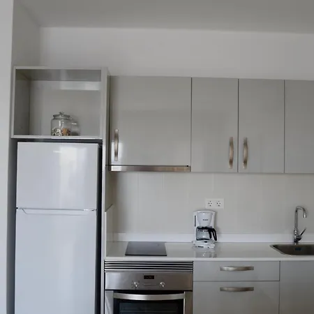 Acuario Close To The Тиас