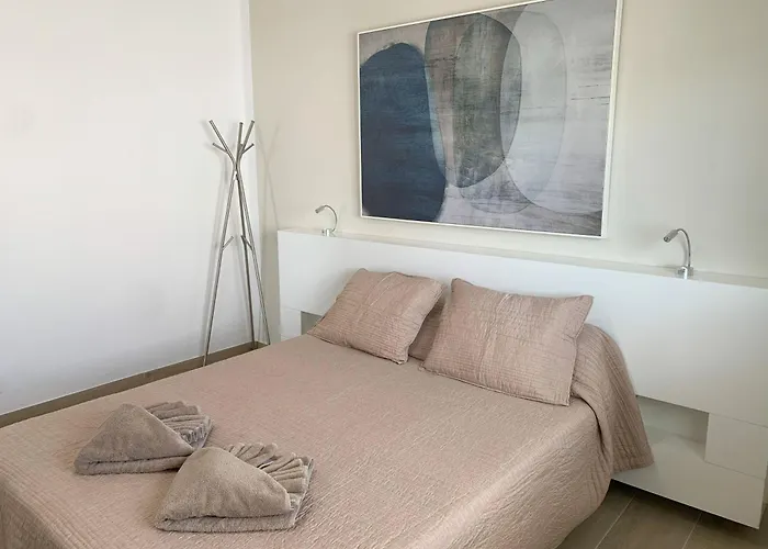 Acuario Close To The * Тиас